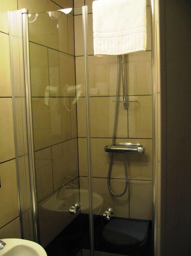 Hotel Rex Petit à Ville de Ville de Stockholm Extérieur photo